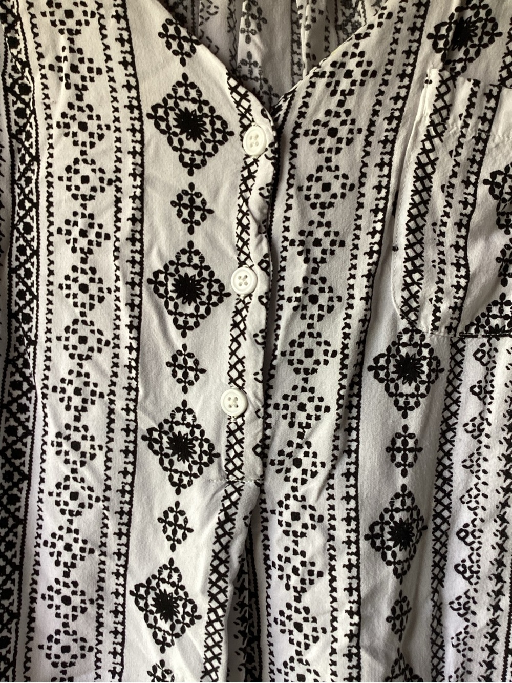 Black & White Printed V-Neck Tunic Top - Picture 4 of 10